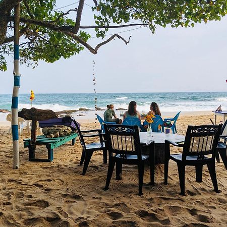 Silent Cabana And Restaurant Marakolliya, タンガラ エクステリア 写真