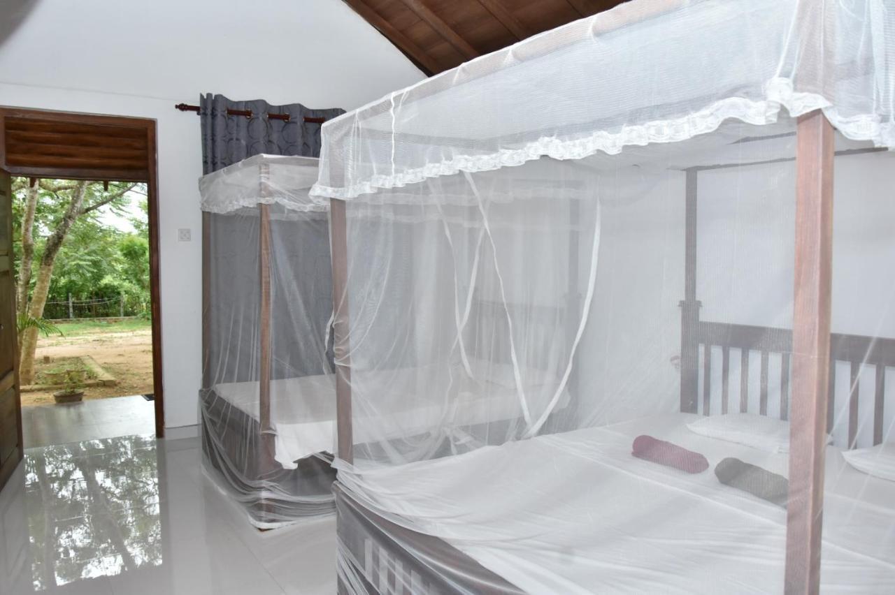 Silent Cabana And Restaurant Marakolliya, タンガラ エクステリア 写真