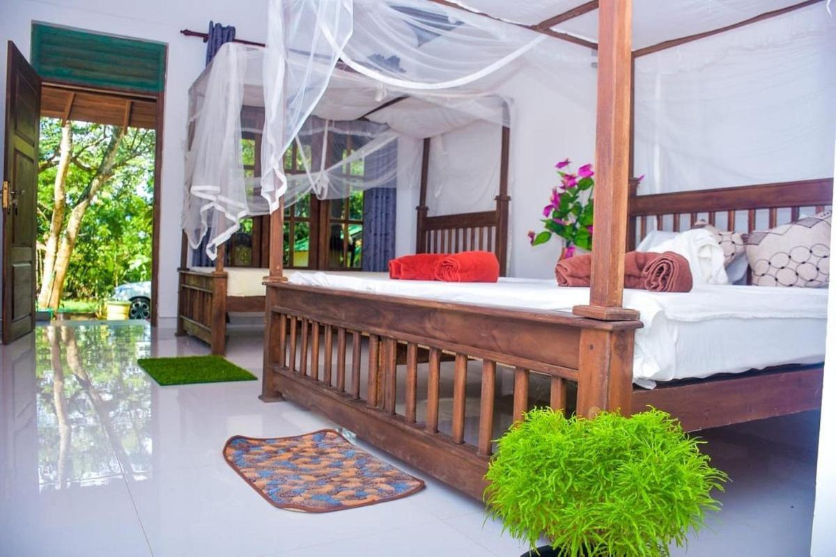 Silent Cabana And Restaurant Marakolliya, タンガラ エクステリア 写真