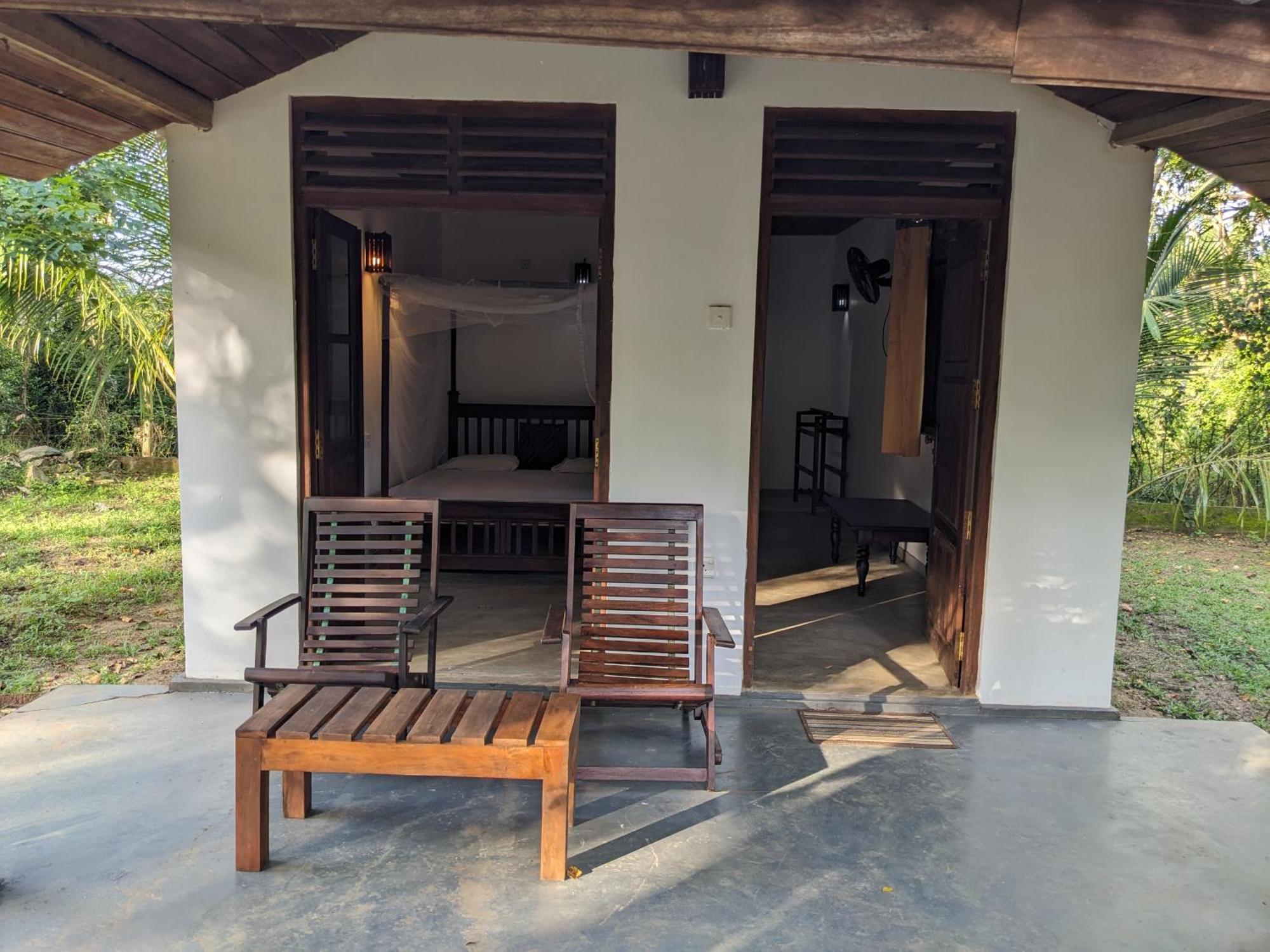 Silent Cabana And Restaurant Marakolliya, タンガラ エクステリア 写真