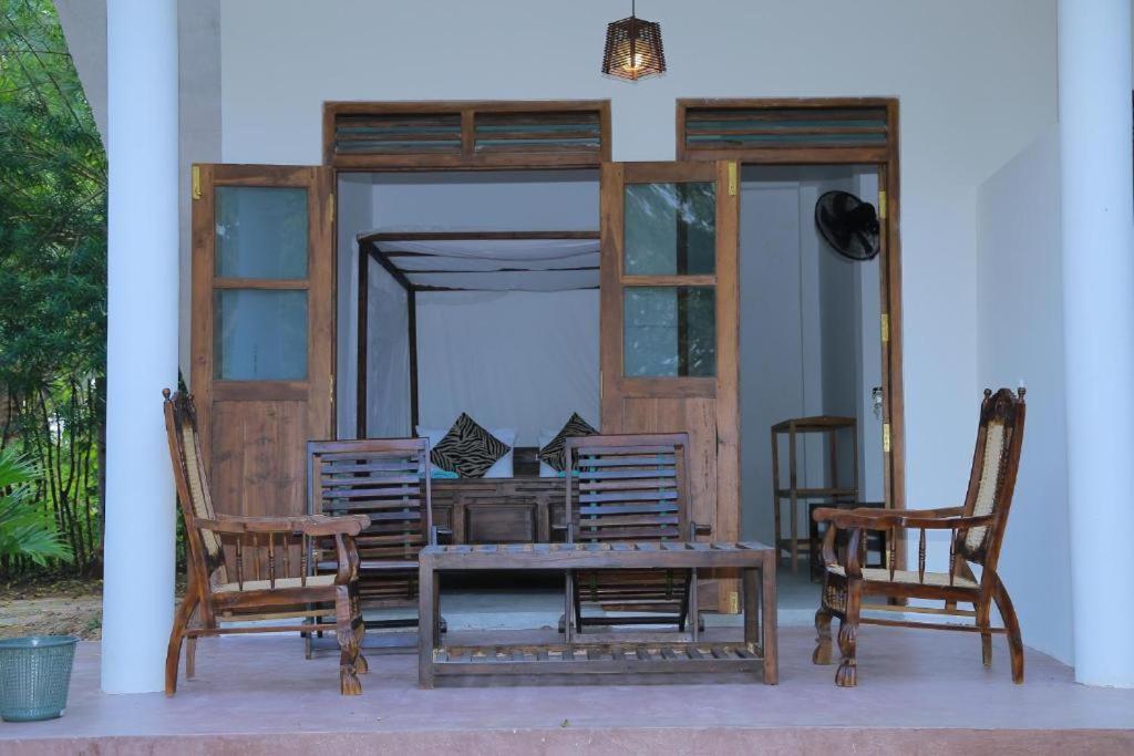 Silent Cabana And Restaurant Marakolliya, タンガラ エクステリア 写真